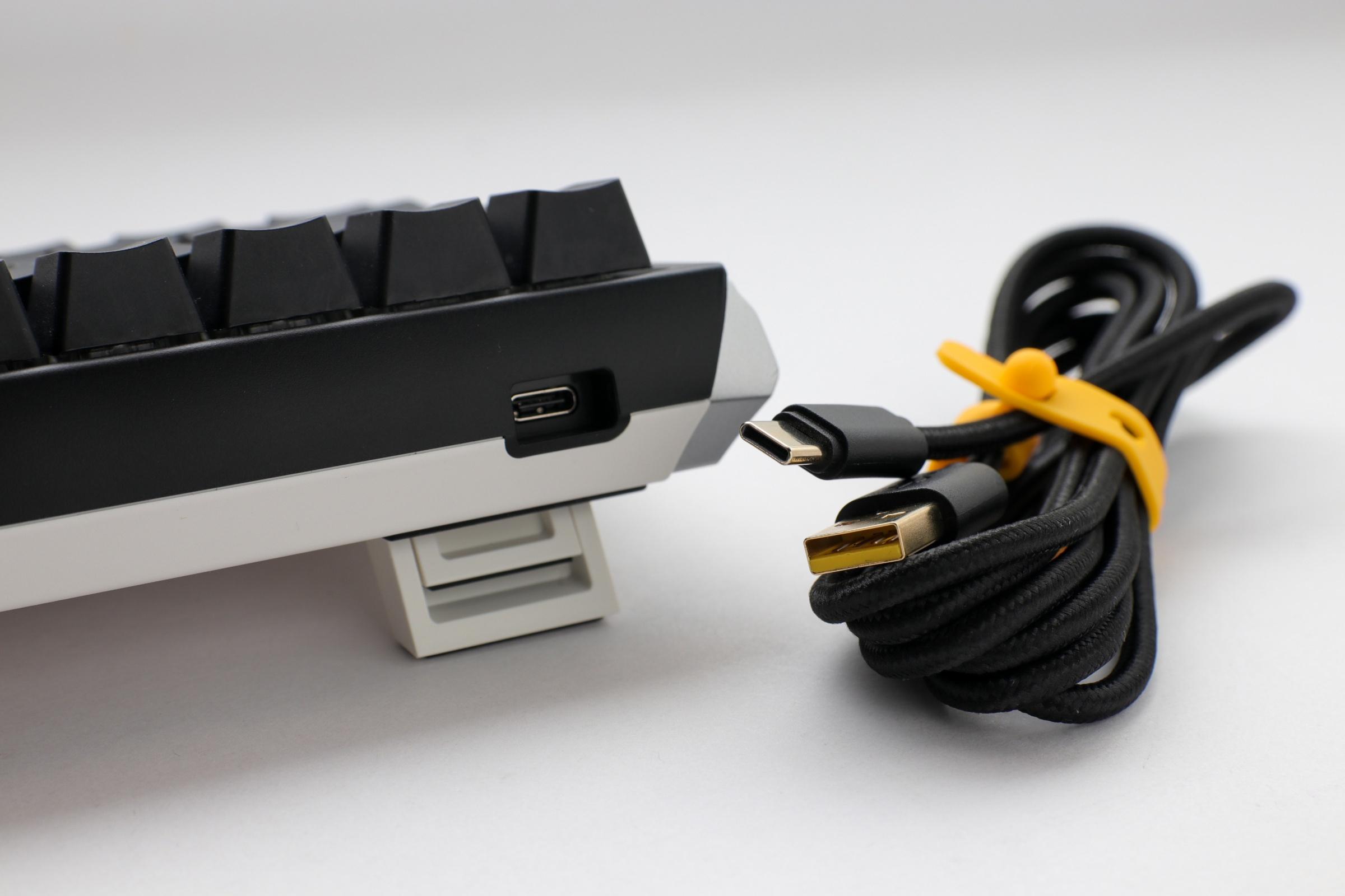 Геймърскa механична клавиатура Ducky One 3 Classic SF 65%, Hotswap Cherry MX Black, RGB, PBT Keycaps - Image 5