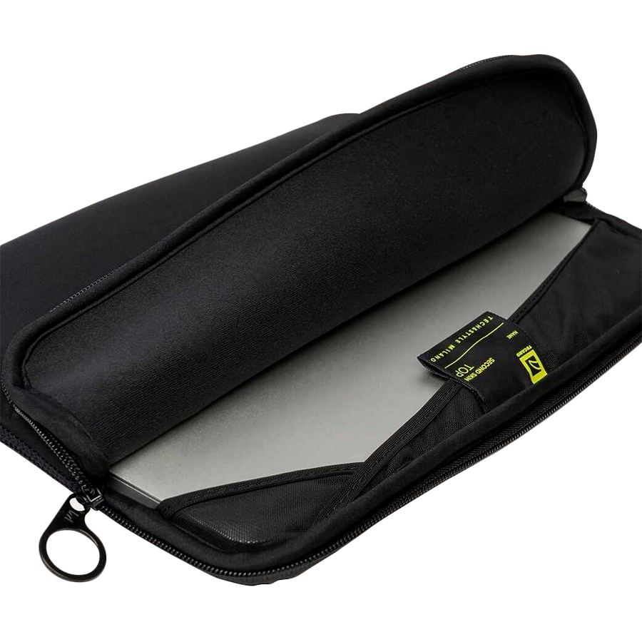 TUCANO TOP SLEEVES FOR MacBook Pro 15 (2016 - 2019)/ MacBook Pro 16 (2019)/MacBook Pro 16 (2021-2023) Laptop 15.6 Black - Image 3